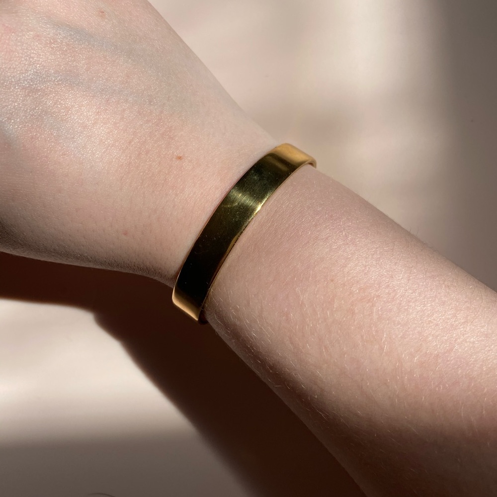 Gold bracelet